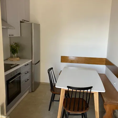 Sea View Apartment *