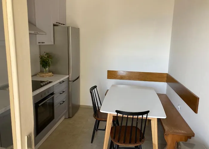 Sea View Apartment *